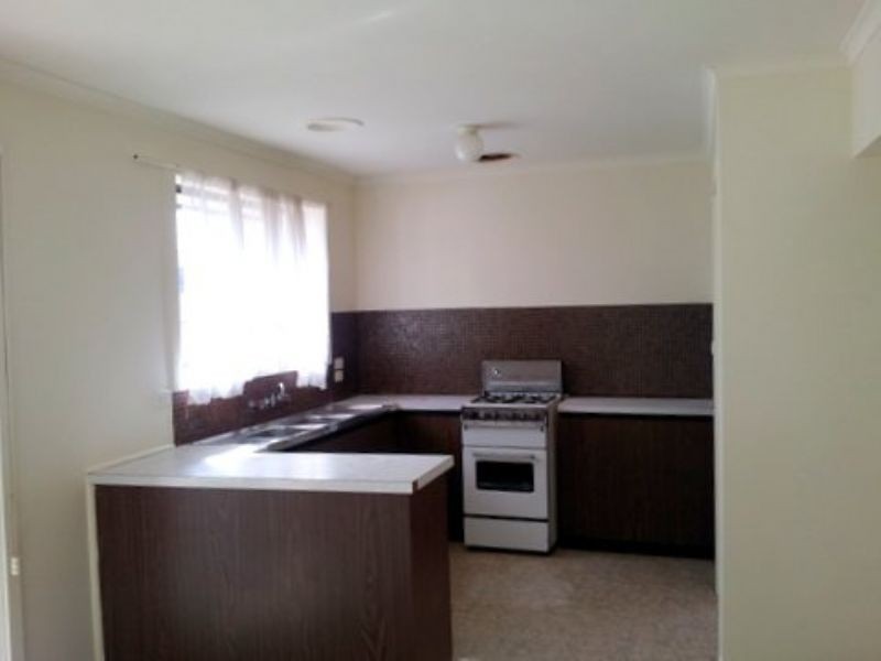 49 Errington Road, St Albans VIC 3021