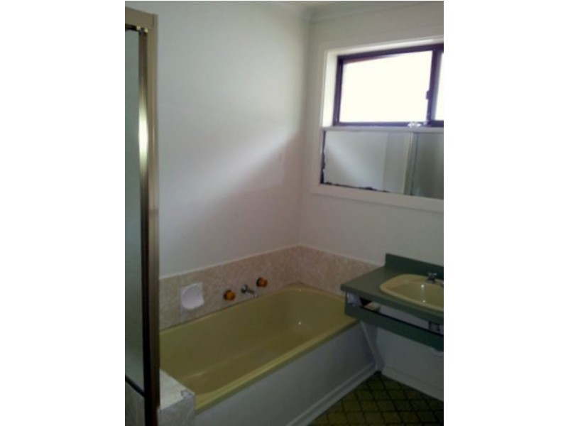 49 Errington Road, St Albans VIC 3021