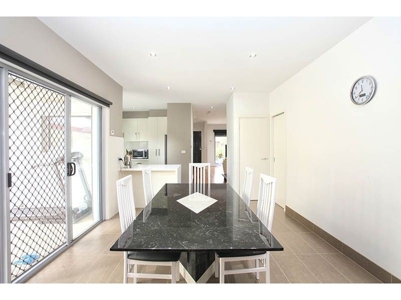 1/51 Walmer Avenue, St Albans VIC 3021