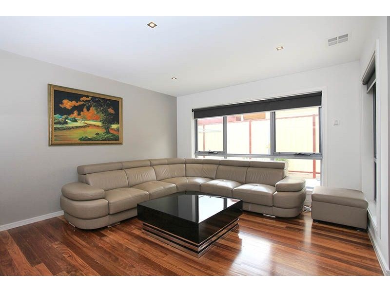 1/51 Walmer Avenue, St Albans VIC 3021