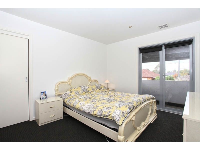 1/51 Walmer Avenue, St Albans VIC 3021