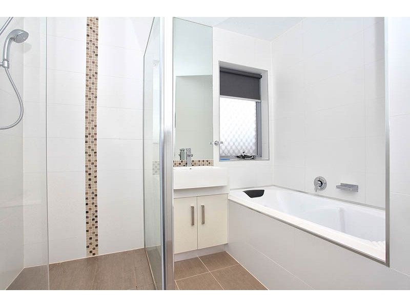 1/51 Walmer Avenue, St Albans VIC 3021