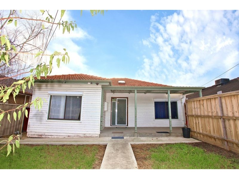 1/3 Harmon Avenue, St Albans VIC 3021