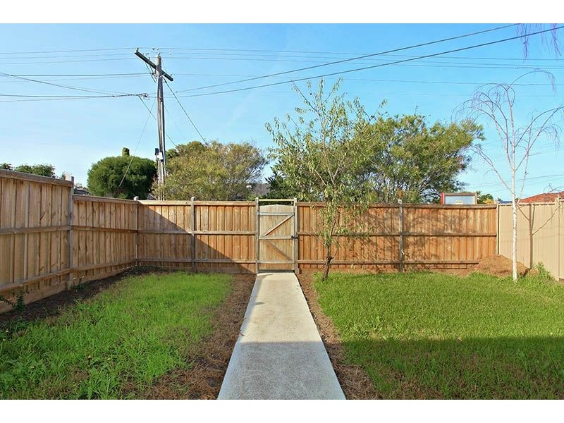 1/3 Harmon Avenue, St Albans VIC 3021