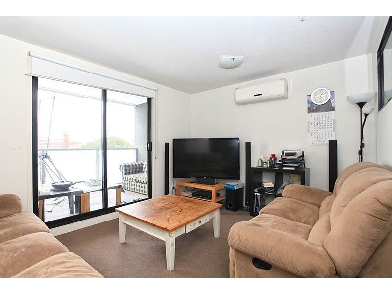 8/17 Shepparson Avenue, Carnegie VIC 3163