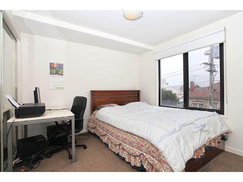8/17 Shepparson Avenue, Carnegie VIC 3163