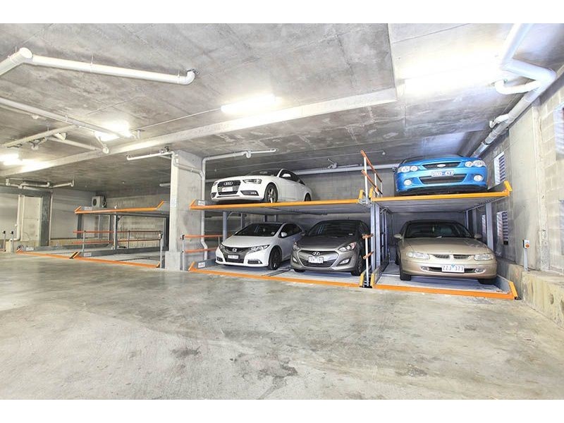 8/17 Shepparson Avenue, Carnegie VIC 3163