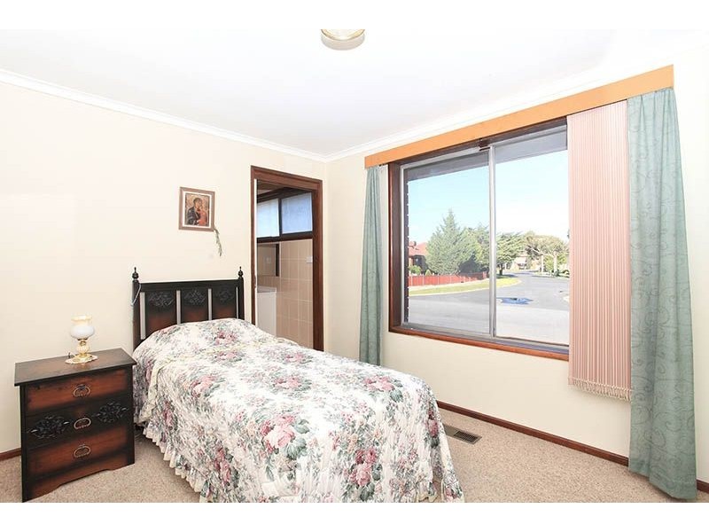 2 Kenton Place, Kealba VIC 3021