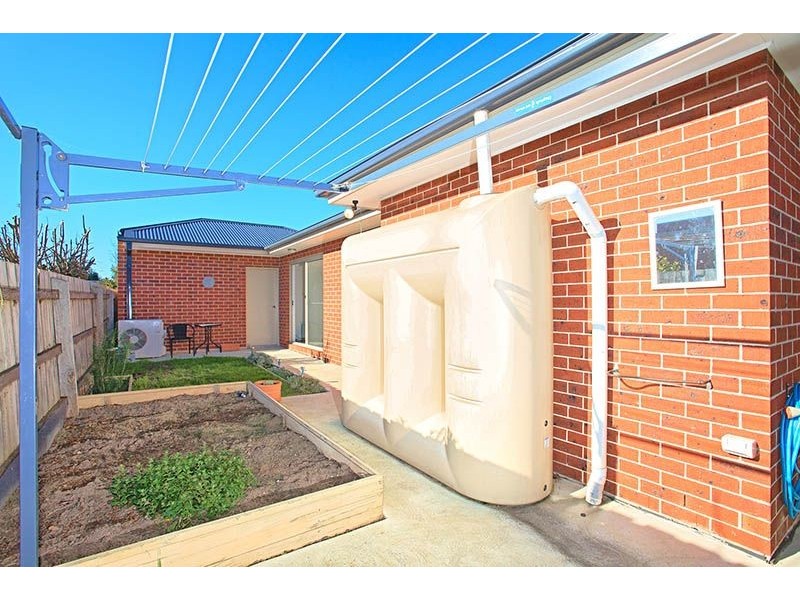 2/3 Harmon Avenue, St Albans VIC 3021