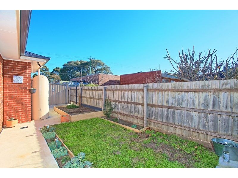 2/3 Harmon Avenue, St Albans VIC 3021