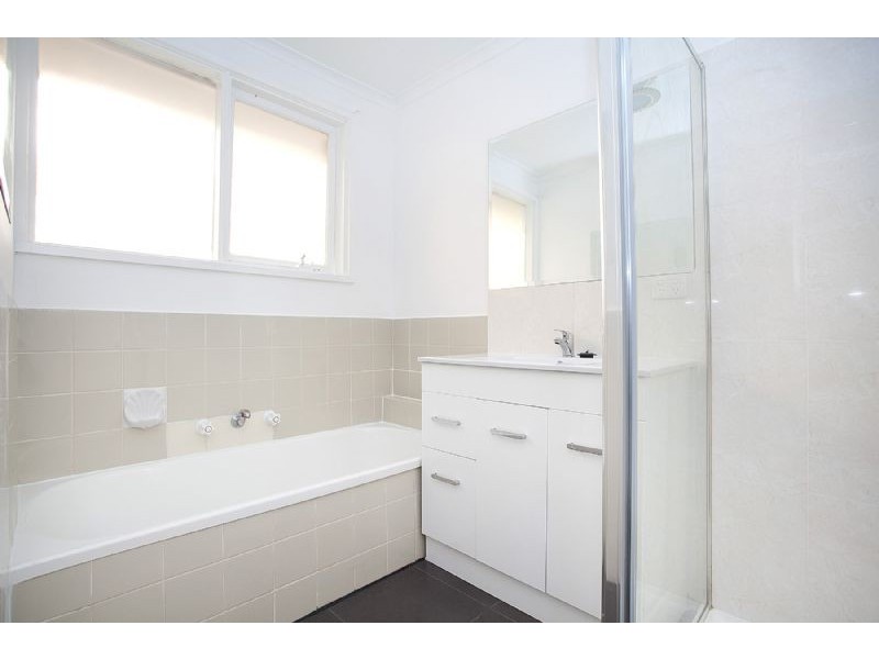 24 Lillypilly Crescent, Kings Park VIC 3021