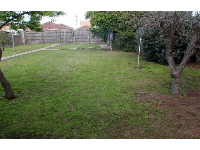 17 Elizabeth Street, St Albans VIC 3021