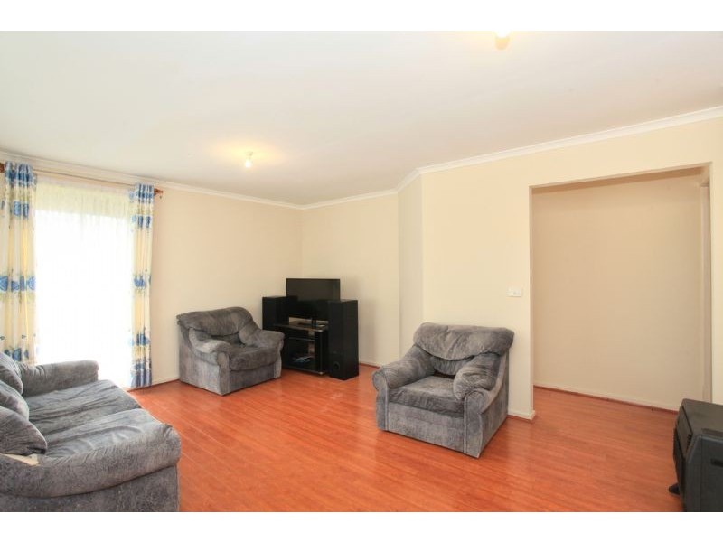 1/13 Mulwala Garden, St Albans VIC 3021