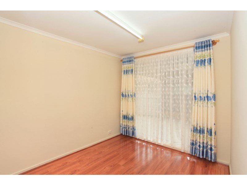 1/13 Mulwala Garden, St Albans VIC 3021