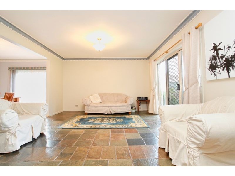 6 Burns Avenue, St Albans VIC 3021