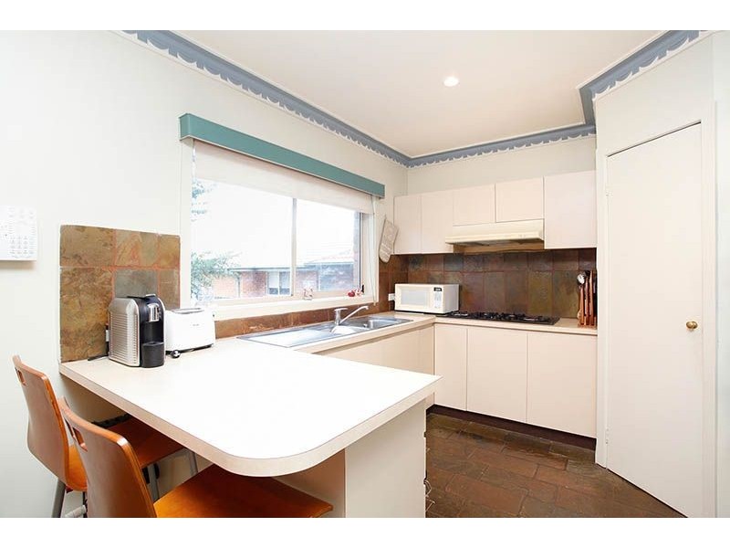 6 Burns Avenue, St Albans VIC 3021