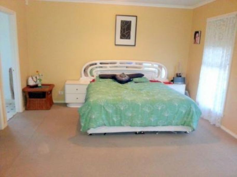 34 Sheoke Grove, Cairnlea VIC 3023