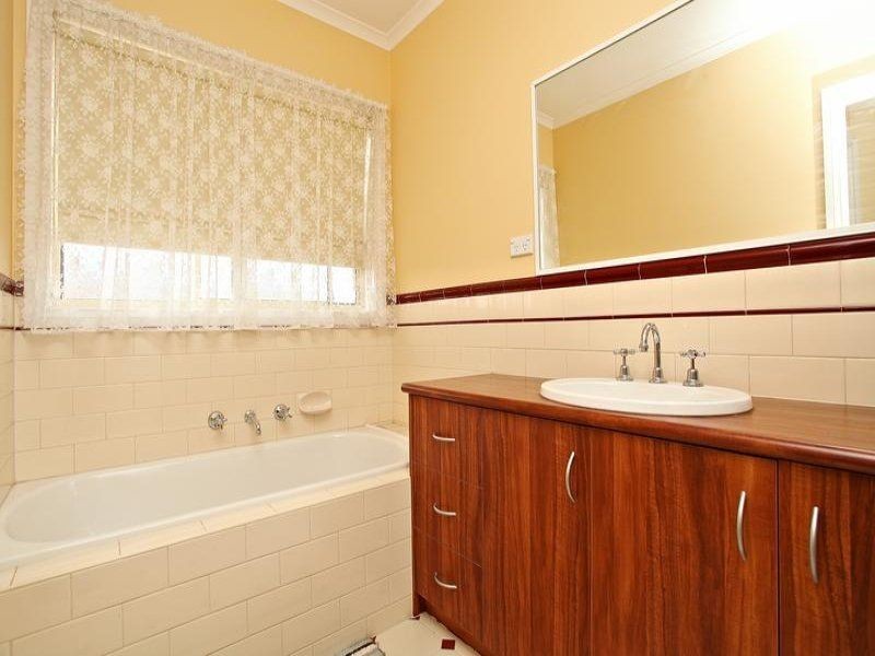 34 Sheoke Grove, Cairnlea VIC 3023