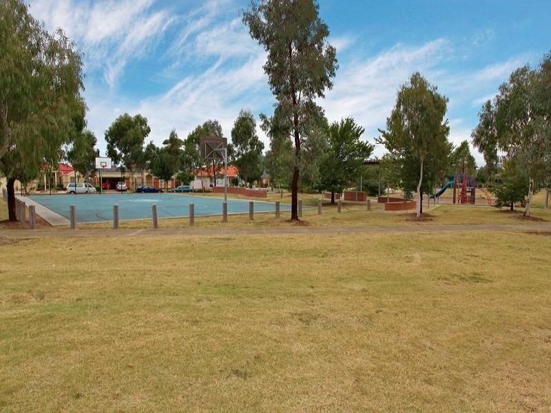 34 Sheoke Grove, Cairnlea VIC 3023