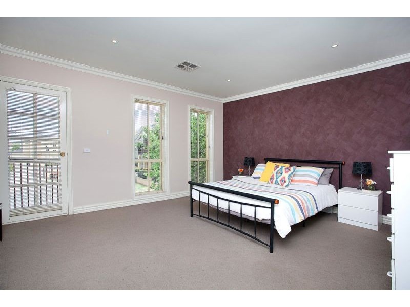 1/8 Lorraine Court, Hillside VIC 3037