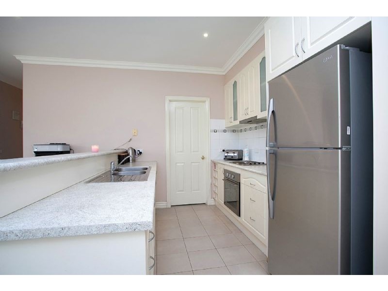 1/8 Lorraine Court, Hillside VIC 3037