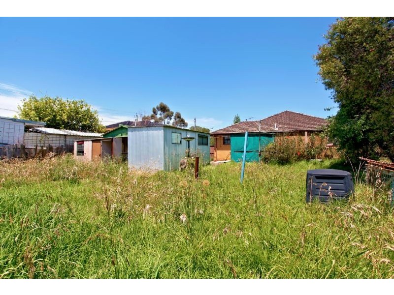 11 Bond Avenue, St Albans VIC 3021