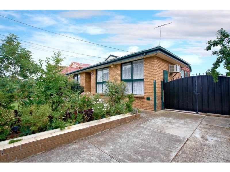 6 Camdale Parade, St Albans VIC 3021