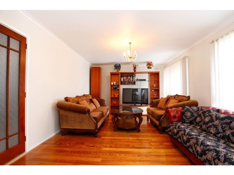 6 Camdale Parade, St Albans VIC 3021