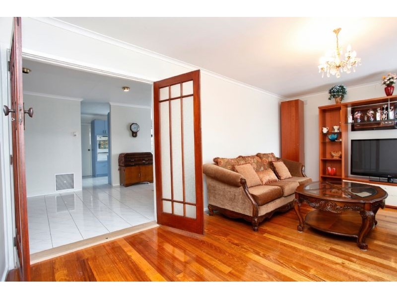 6 Camdale Parade, St Albans VIC 3021