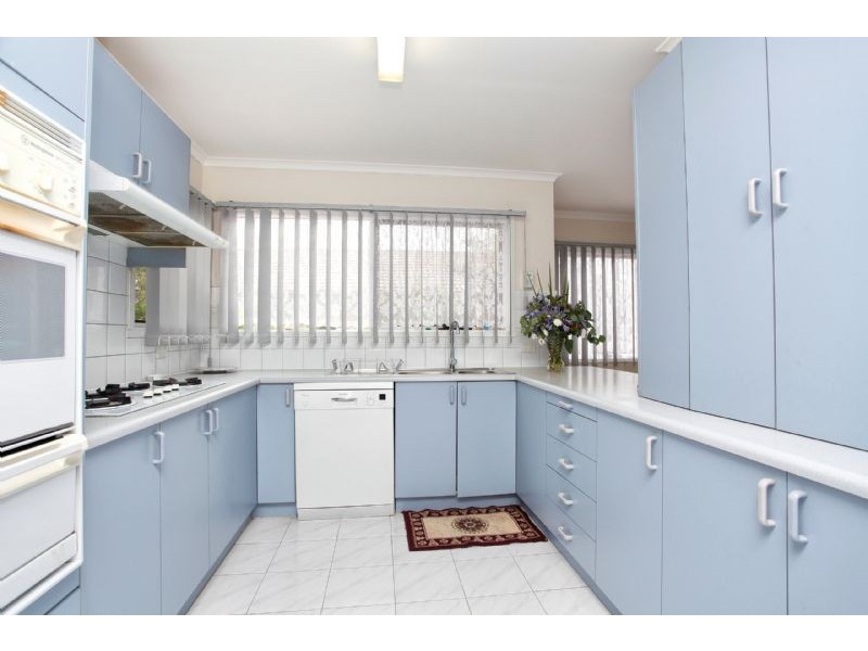 6 Camdale Parade, St Albans VIC 3021