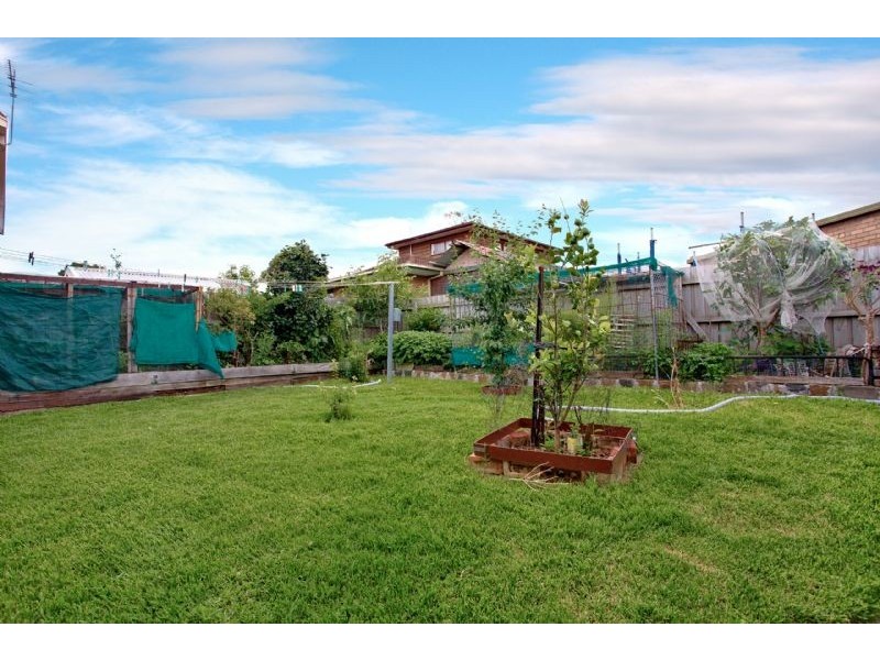 6 Camdale Parade, St Albans VIC 3021