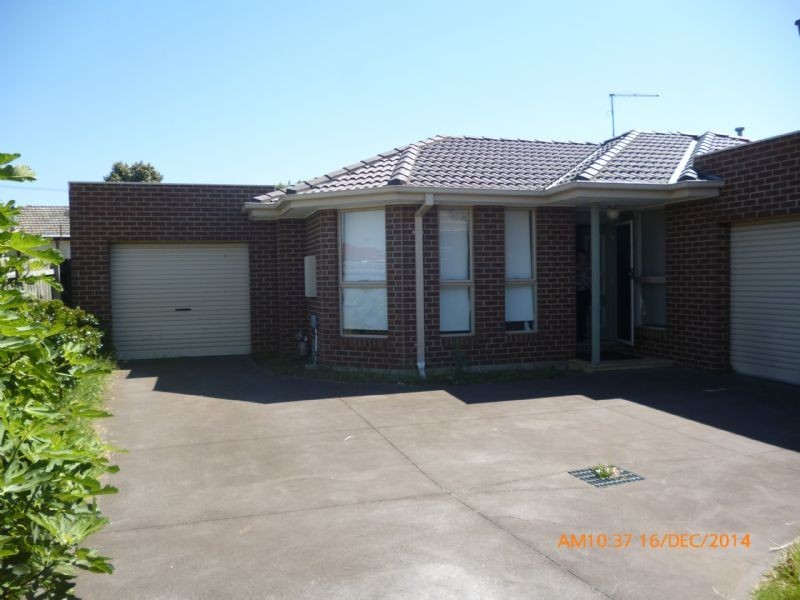 2/12 Hook Street, St Albans VIC 3021