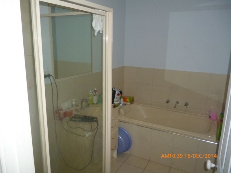 2/12 Hook Street, St Albans VIC 3021