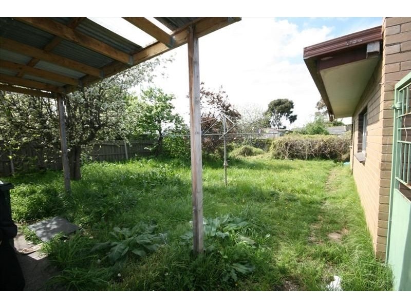 26 Errington Road, St Albans VIC 3021