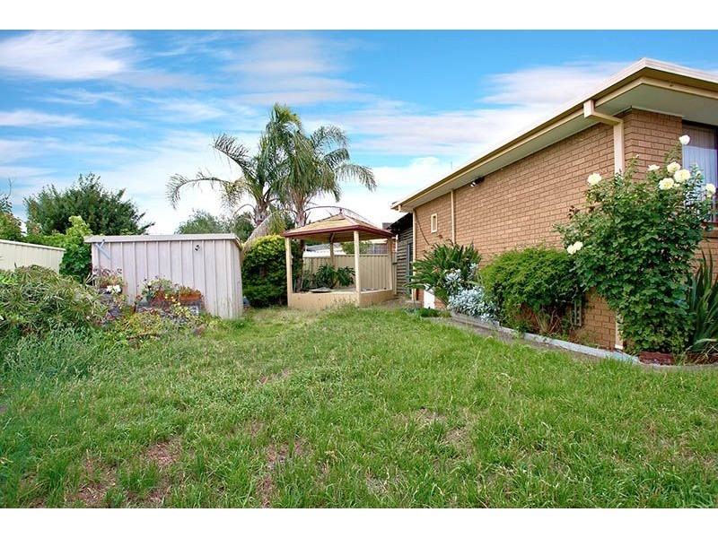 9 Tallerk Court, Kings Park VIC 3021