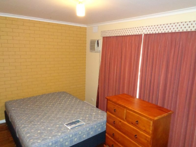 2/43 James Street, St Albans VIC 3021