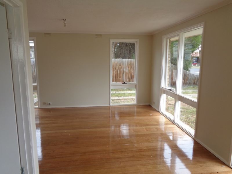 35 Grevillea Road, Kings Park VIC 3021