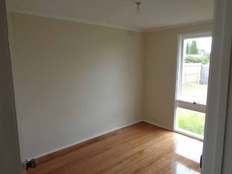 35 Grevillea Road, Kings Park VIC 3021