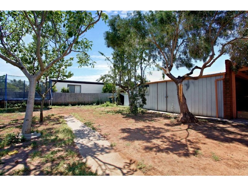 32 Skipton Street, St Albans VIC 3021