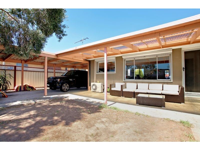 32 Skipton Street, St Albans VIC 3021