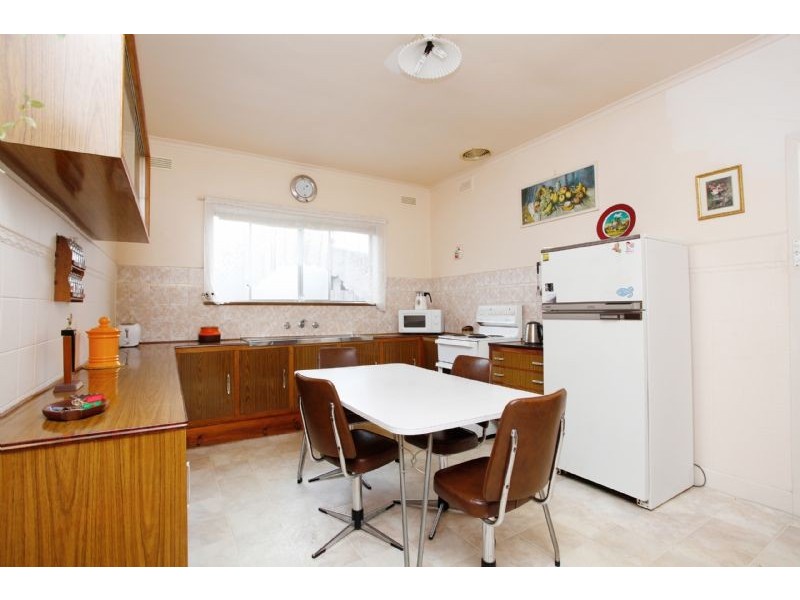 24 Millawa Avenue, St Albans VIC 3021