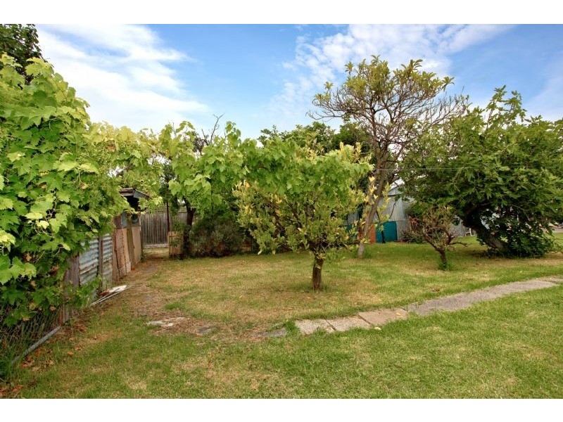 24 Millawa Avenue, St Albans VIC 3021