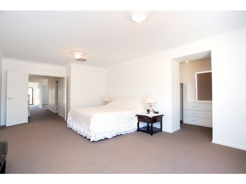 1 Ure Street, Cairnlea VIC 3023