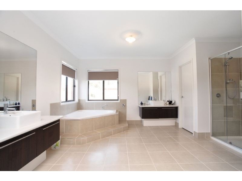 1 Ure Street, Cairnlea VIC 3023