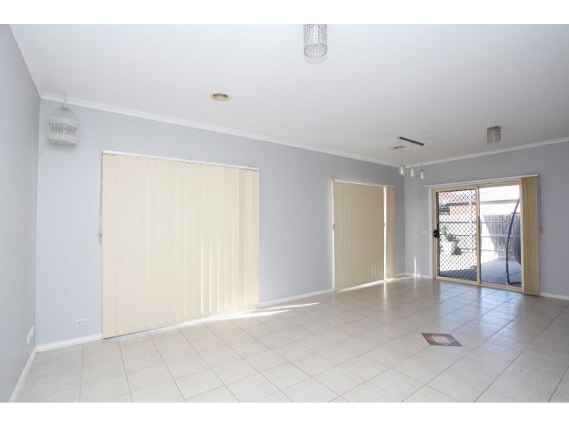 34 Sheoke Grove, Cairnlea VIC 3023
