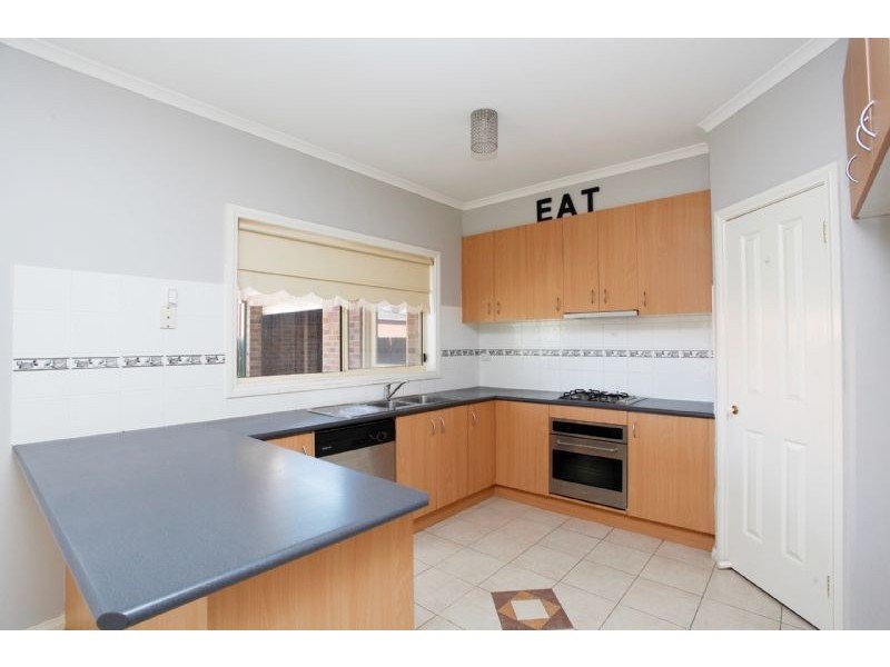34 Sheoke Grove, Cairnlea VIC 3023