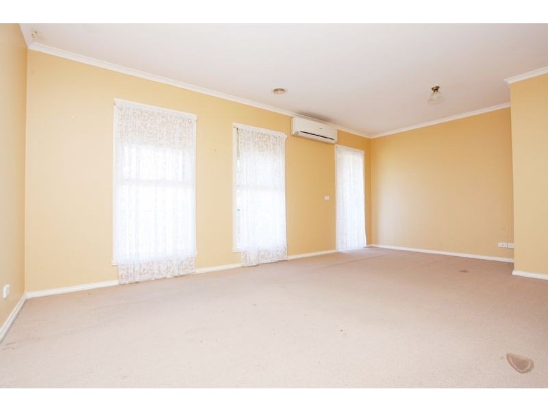 34 Sheoke Grove, Cairnlea VIC 3023