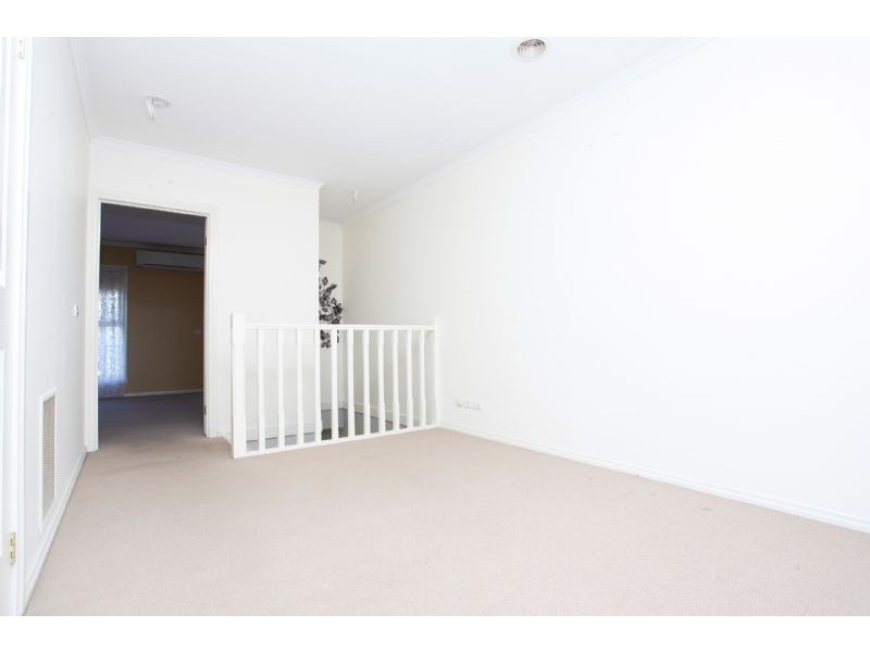 34 Sheoke Grove, Cairnlea VIC 3023
