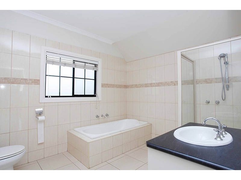 29 Sovereign Way, Hillside VIC 3037