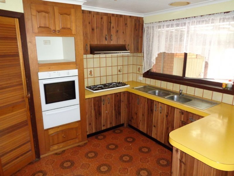 50 Kinterbury Drive, Kings Park VIC 3021